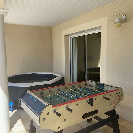 16 Personnes Avec Piscine Villa *